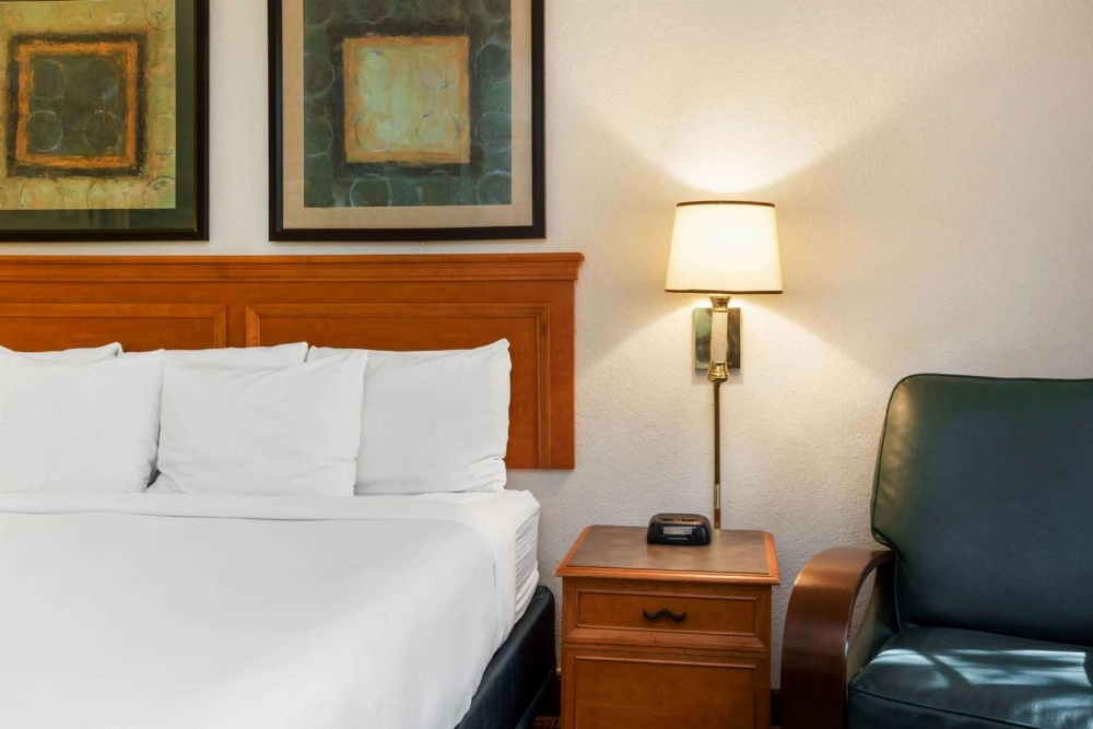 La Quinta Inn & Suites by Wyndham Bossier City Main image