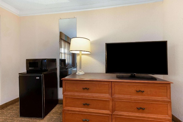 La Quinta Inn & Suites by Wyndham Bossier City Main image